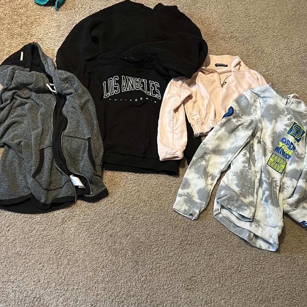 Bundle/Lot of 5 Sweatshirts Women’s Size Small